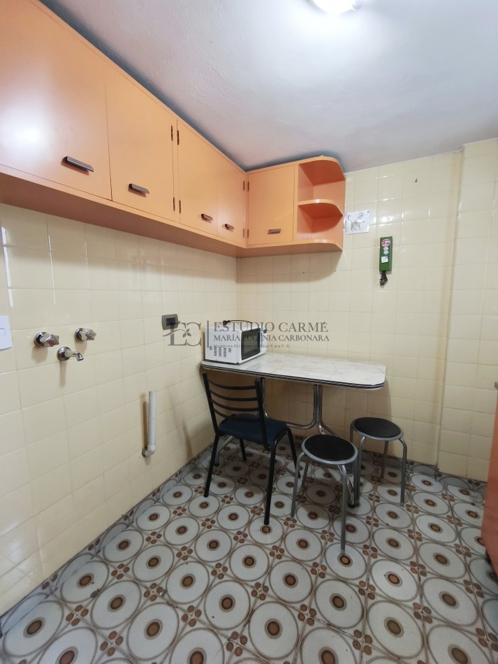 Comodo monoambiente centro de Bariloche a 50 m de Mitre en venta ideal inversion cocina separada 