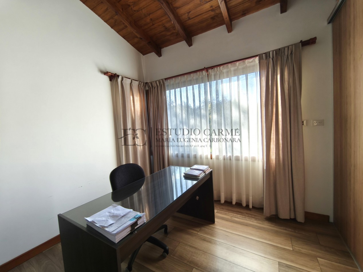 Casa en barrio privado Barrancas de Melipal en venta a 4,5 km del centro de Bariloche con seguridad y pileta