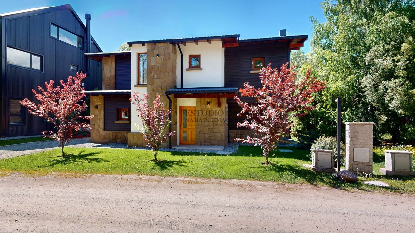 Casa en barrio privado Barrancas de Melipal en venta a 4,5 km del centro de Bariloche con seguridad y pileta