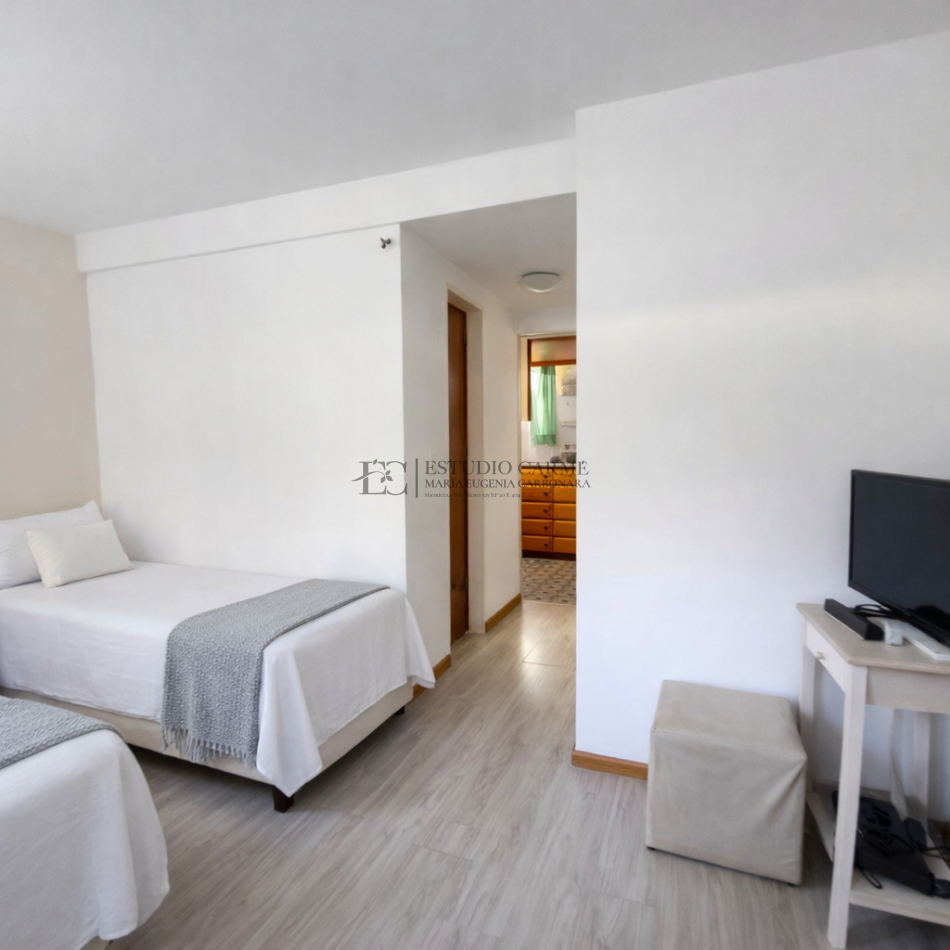 Comodo monoambiente centro de Bariloche a 50 m de Mitre en venta ideal inversion cocina separada 