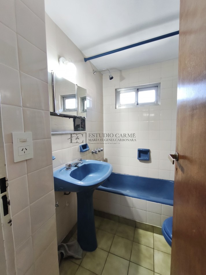 Comodo monoambiente centro de Bariloche a 50 m de Mitre en venta ideal inversion cocina separada 