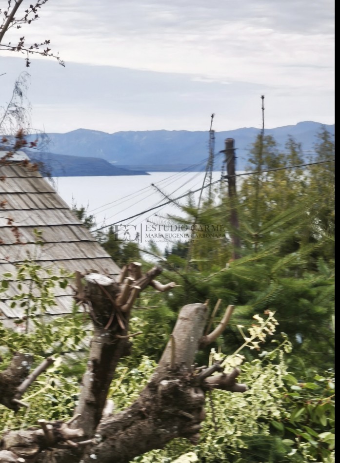 Casa en Melipal Bariloche 6 ambientes jardin vista parcial al lago Nahuel Huapi posibilidad de quinto dormitorio o dependencia