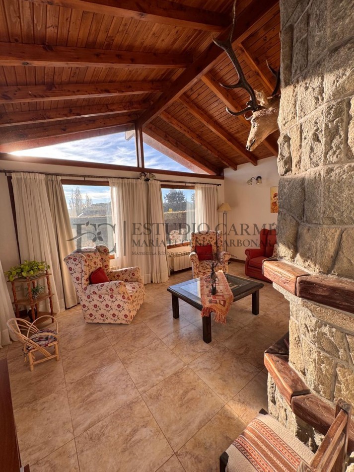 Casa 6 amb + amplio quincho o depto con garage en Dina Huapi a 15 km de Bariloche zona residencial jardin