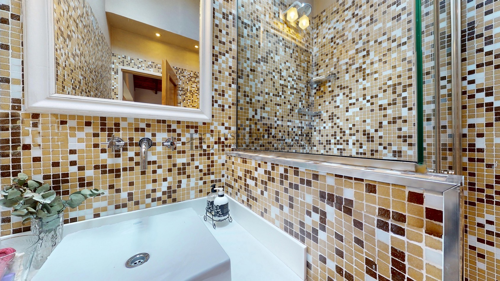 Amplia casa con pileta en La Cascada, Bariloche, en venta