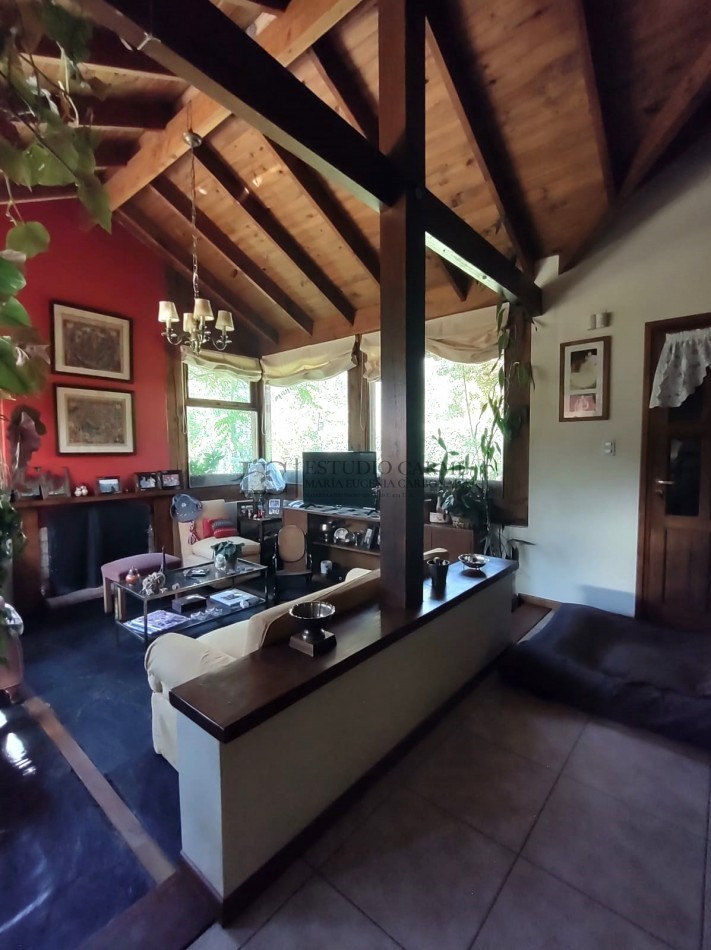 Casa en una planta en Bo. Las Rosas a 100 m de Bustillo km. 20,900 en venta en Bariloche