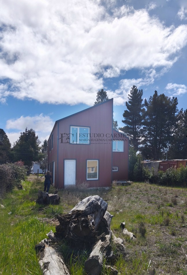 Complejo en block de 3 unidades a terminar en barrio Entre Pinos al este del centro de Bariloche. Oportunidad de inversion.