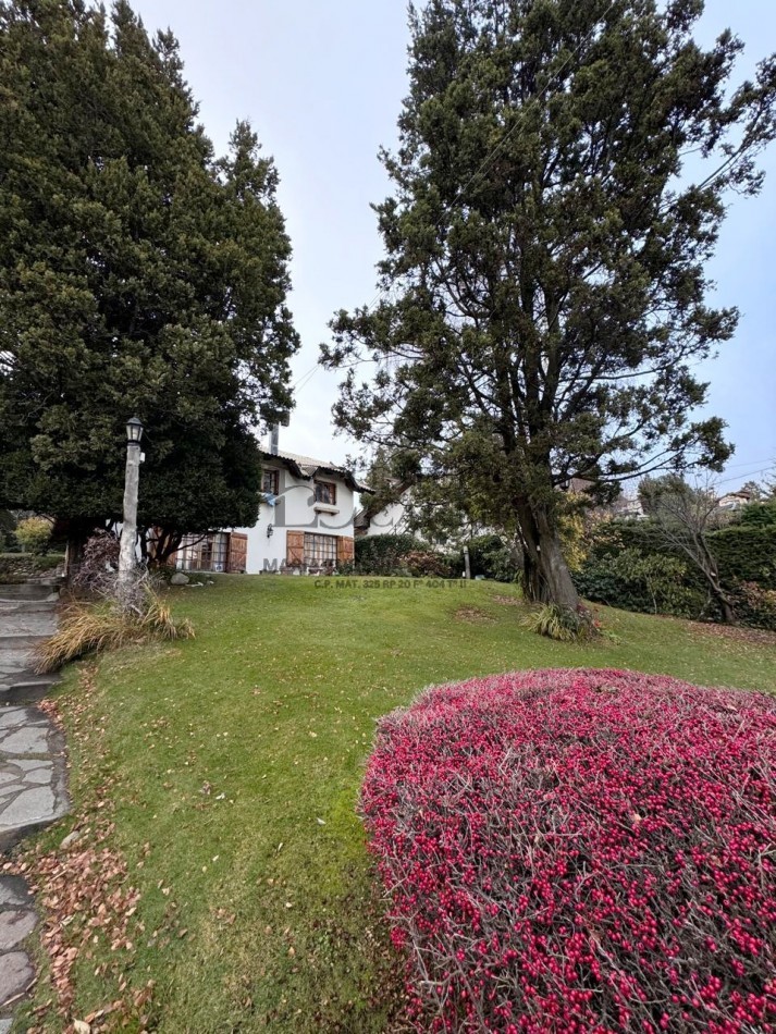 Casa de 5 ambientes en Bo. Jardin Botanico, Bariloche 