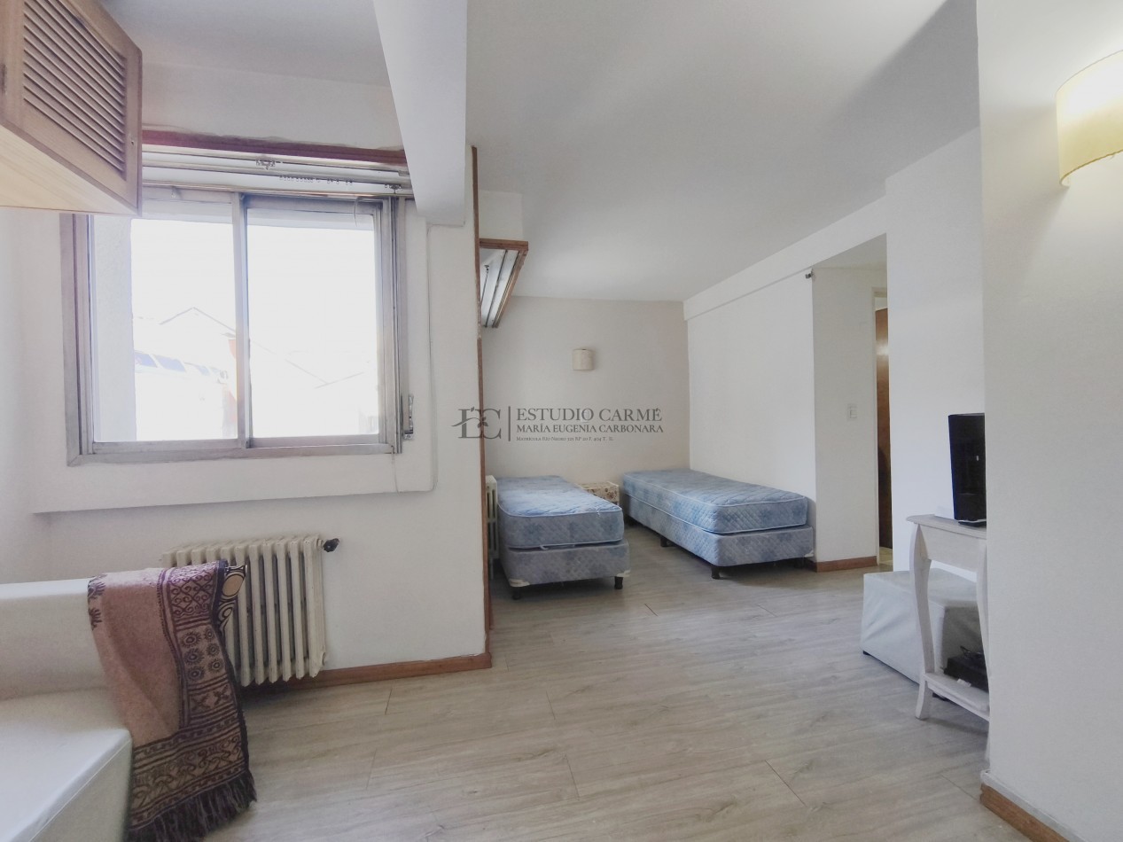 Comodo monoambiente centro de Bariloche a 50 m de Mitre en venta ideal inversion cocina separada 