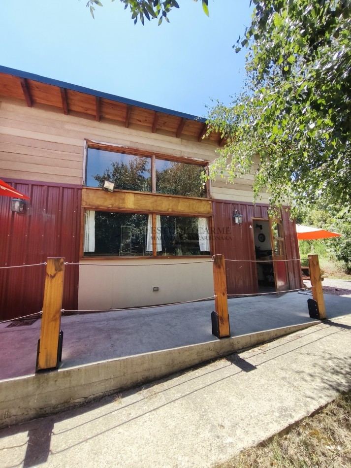 Casa en Lago Moreno con departamento + local u oficina en venta a 100 m de Playa del Viento Bariloche ideal vivienda mas renta turistica y emprendimiento