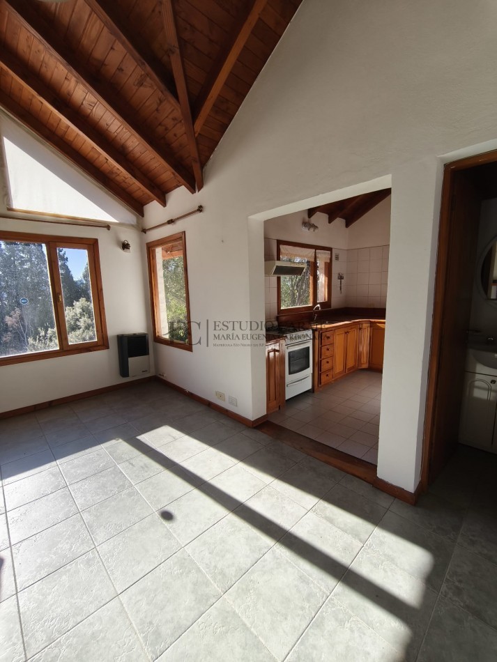 Casa 4 ambientes con vista a 100 m de Pioneros km 6, Bariloche en venta apto credito hipotecario UVA lote propio orientacion norte