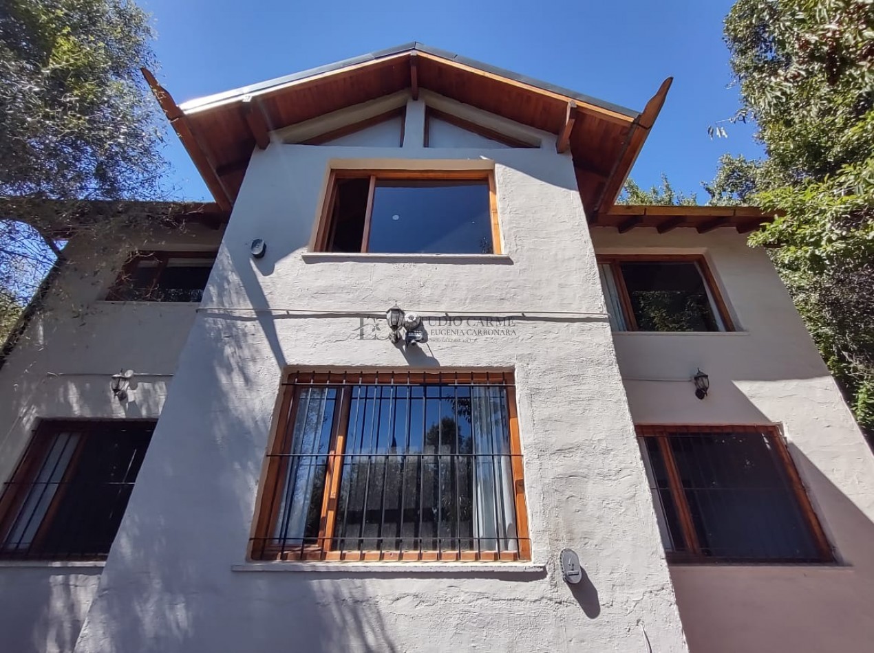 Casa 4 ambientes con vista a 100 m de Pioneros km 6, Bariloche en venta apto credito hipotecario UVA lote propio orientacion norte