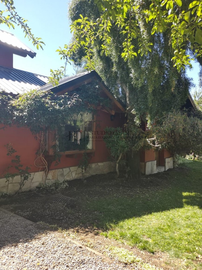 Casa en una planta en Bo. Las Rosas a 100 m de Bustillo km. 20,900 en venta en Bariloche