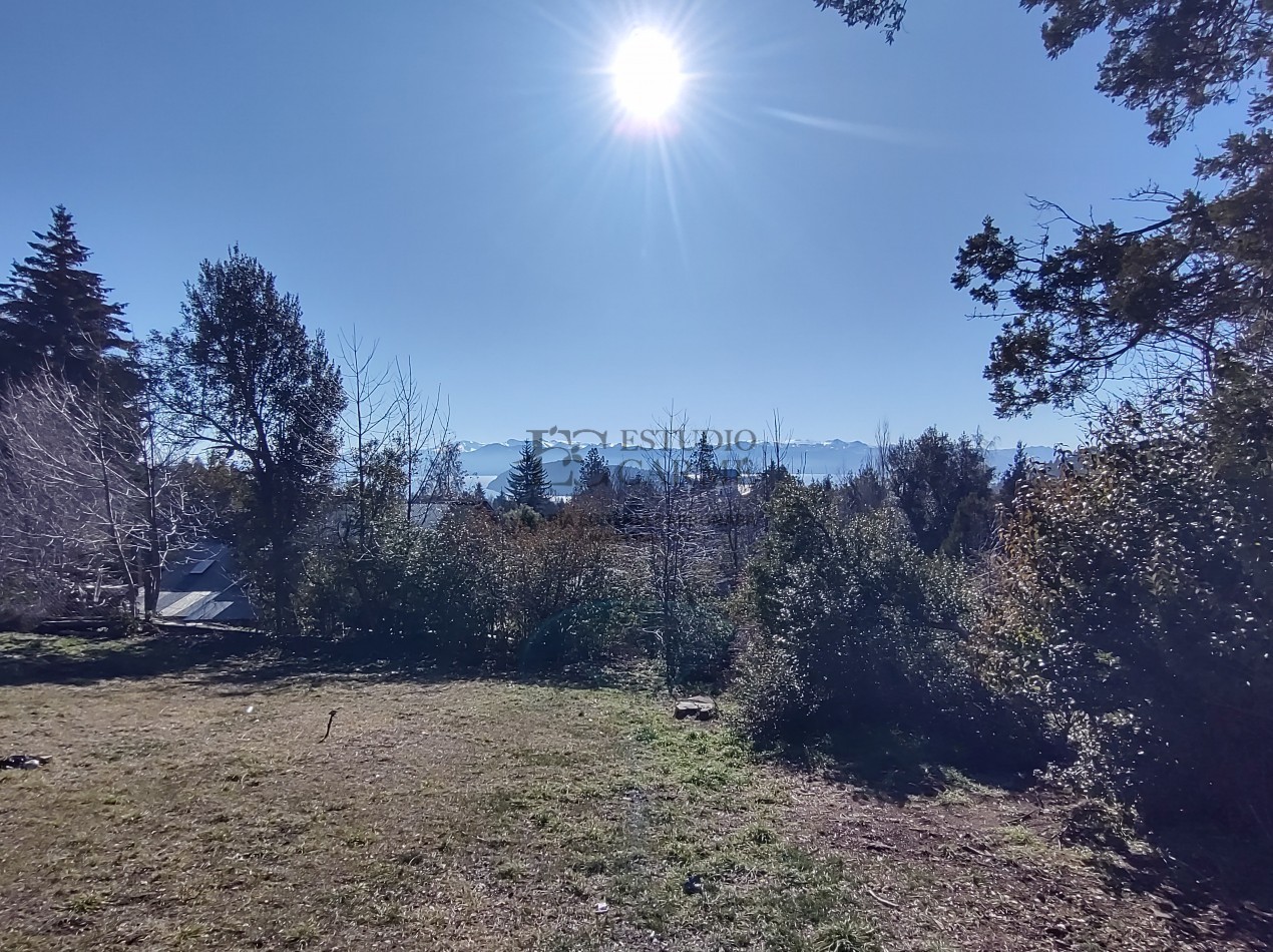 Vista al lago en San Ignacio del Cerro, Bariloche, con factibilidad para seguir construyendo