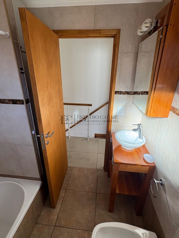 Casa Ph en alquiler permanente impecable en Barrio Las Victorias Bariloche posibilidad de alquilar amoblado patio propio cochera baño y toilette lavadero