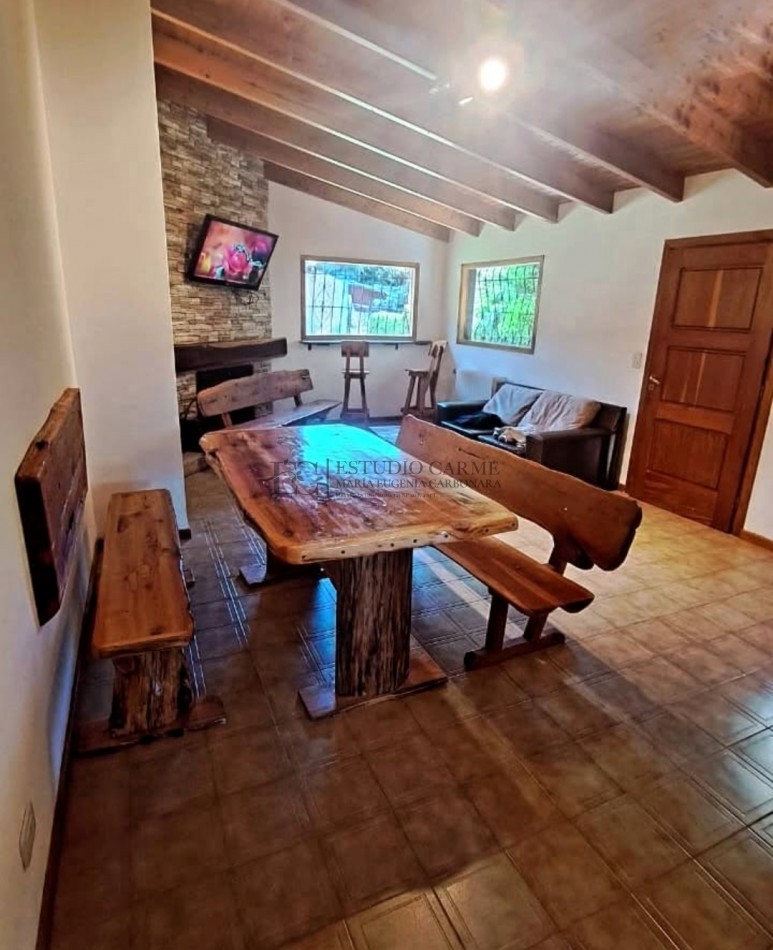 Casa 4 amb en Melipal, Bariloche  factibilidad para ampliar en venta 