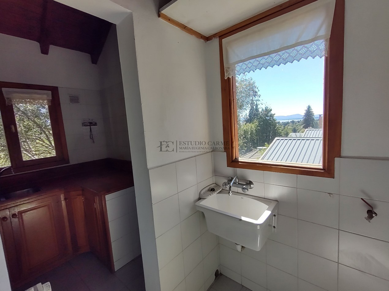 Casa 4 ambientes con vista a 100 m de Pioneros km 6, Bariloche en venta apto credito hipotecario UVA lote propio orientacion norte