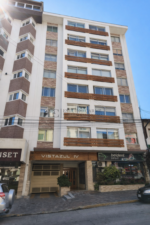 Comodo monoambiente centro de Bariloche a 50 m de Mitre en venta ideal inversion cocina separada 