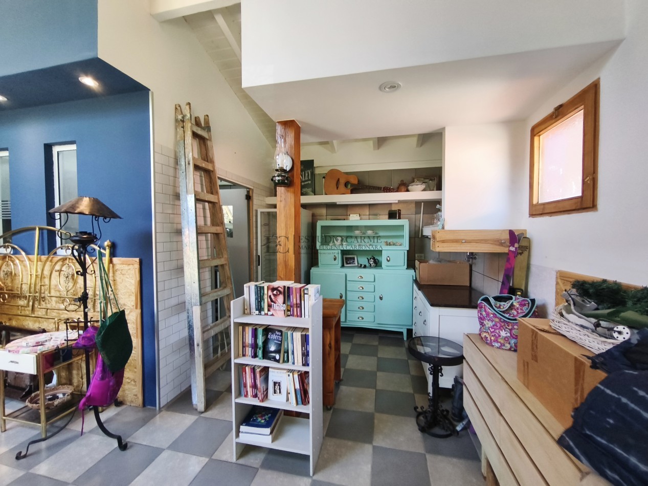 Casa en Lago Moreno con departamento + local u oficina en venta a 100 m de Playa del Viento Bariloche ideal vivienda mas renta turistica y emprendimiento