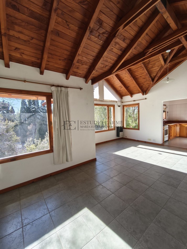 Casa 4 ambientes con vista a 100 m de Pioneros km 6, Bariloche en venta apto credito hipotecario UVA lote propio orientacion norte