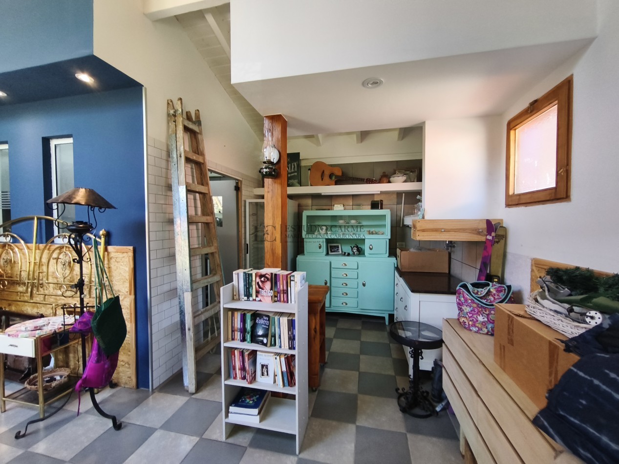 Casa en Lago Moreno con departamento + local u oficina en venta a 100 m de Playa del Viento Bariloche ideal vivienda mas renta turistica y emprendimiento