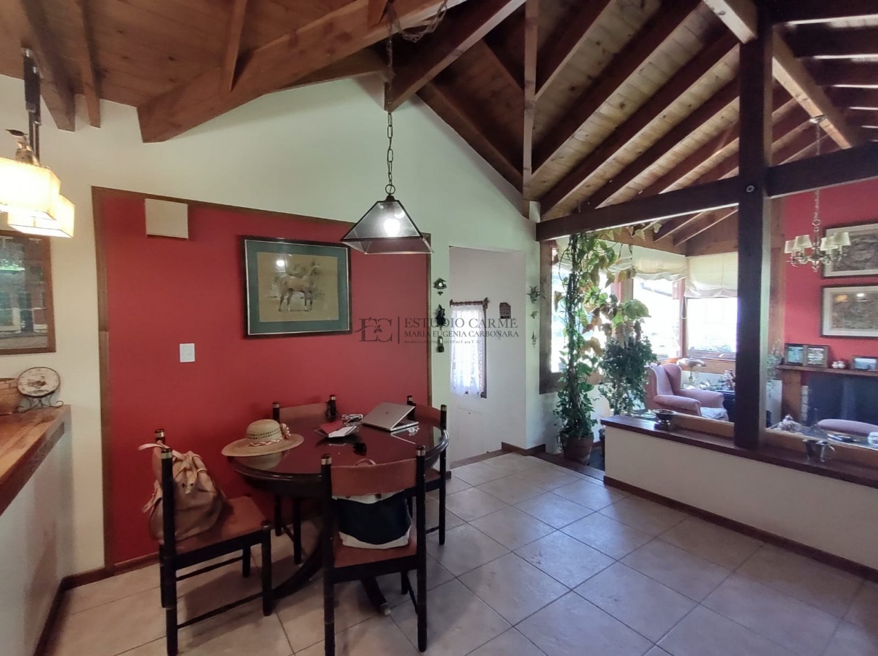 Casa en una planta en Bo. Las Rosas a 100 m de Bustillo km. 20,900 en venta en Bariloche