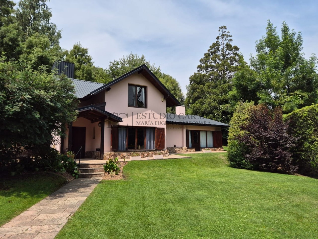 Casa + depto anexo en Barrio La Cascada de Bariloche. Alt. Bustillo Km 6 ideal vivienda y renta turistica venta inversion