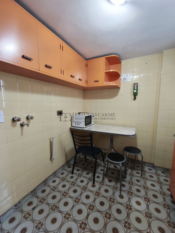 Comodo monoambiente centro de Bariloche a 50 m de Mitre en venta ideal inversion cocina separada 