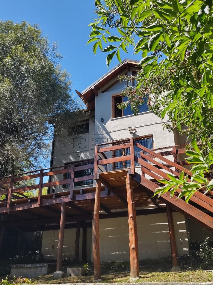 Casa 4 ambientes con vista a 100 m de Pioneros km 6, Bariloche en venta apto credito hipotecario UVA lote propio orientacion norte