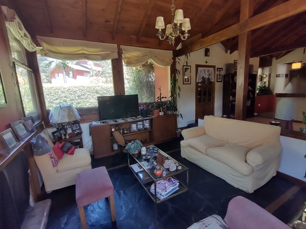 Casa en una planta en Bo. Las Rosas a 100 m de Bustillo km. 20,900 en venta en Bariloche