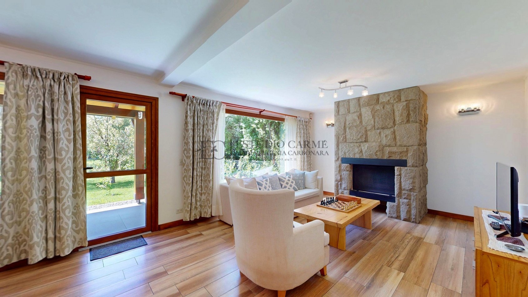 Casa en barrio privado Barrancas de Melipal en venta a 4,5 km del centro de Bariloche con seguridad y pileta