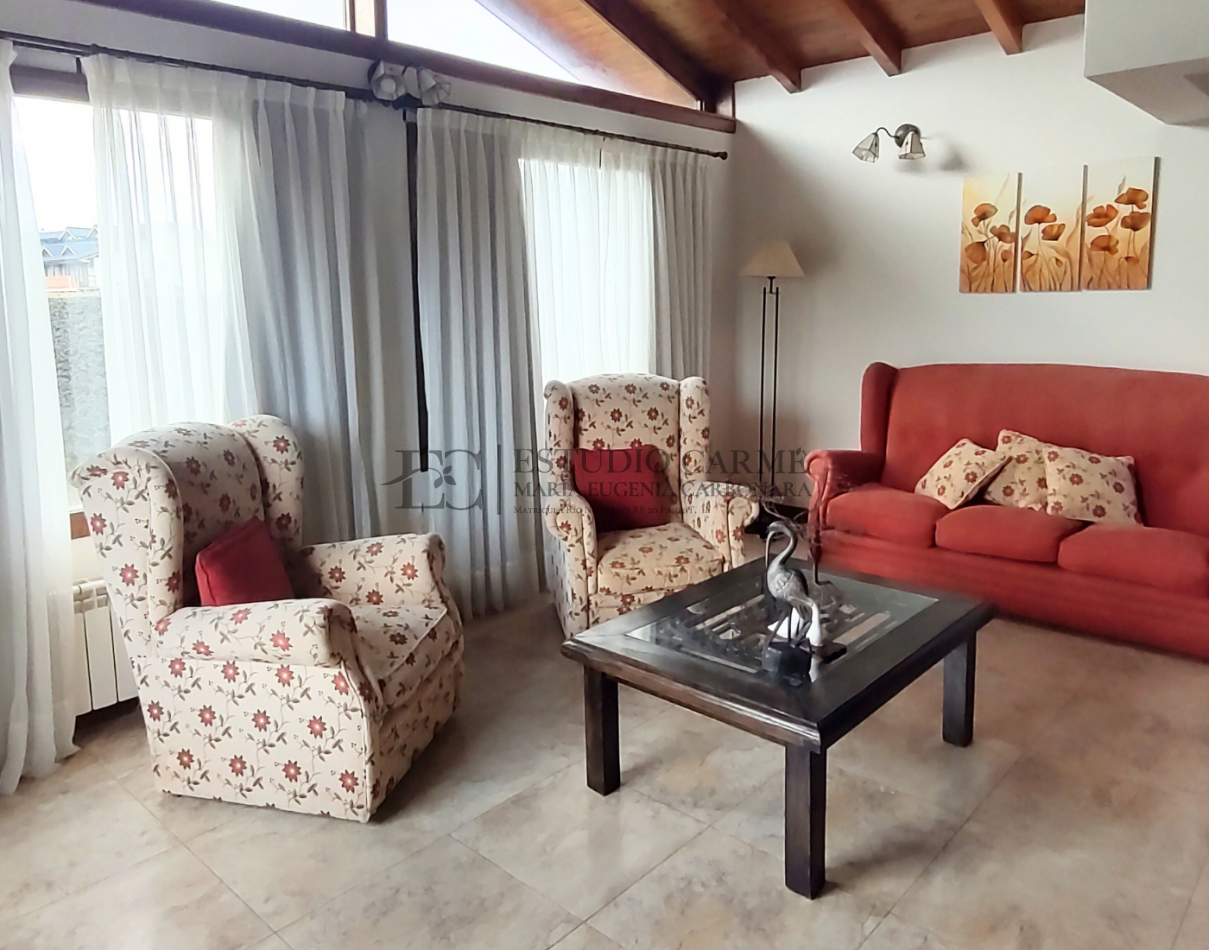 Casa 6 amb + amplio quincho o depto con garage en Dina Huapi a 15 km de Bariloche zona residencial jardin 
