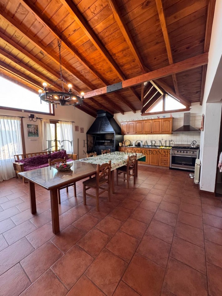Casa 6 amb + amplio quincho o depto con garage en Dina Huapi a 15 km de Bariloche zona residencial jardin 