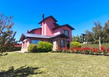 Casa 6 amb + amplio quincho o depto cochera cubierta en Dina Huapi a 15 km de Bariloche zona residencial jardin 