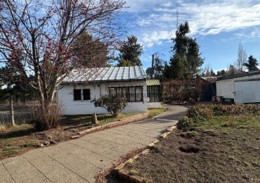 Lote con casa a 100 m del lago y del Rio Limay ubicacion estrategica en Dina Huapi con gas de red
