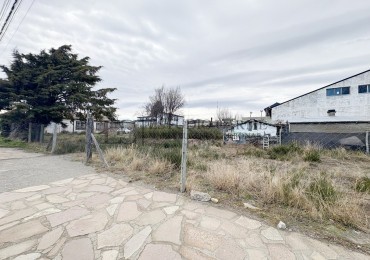Lote urbano en esquina FOT 100% en venta barrio Ñireco Bariloche ideal destino comercial