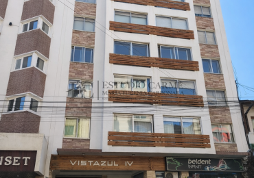 Comodo monoambiente centro de Bariloche a 50 m de Mitre en venta ideal inversion cocina separada 