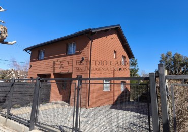 Casa Ph en alquiler permanente impecable en Barrio Las Victorias Bariloche posibilidad de alquilar amoblado patio propio cochera baño y toilette lavadero