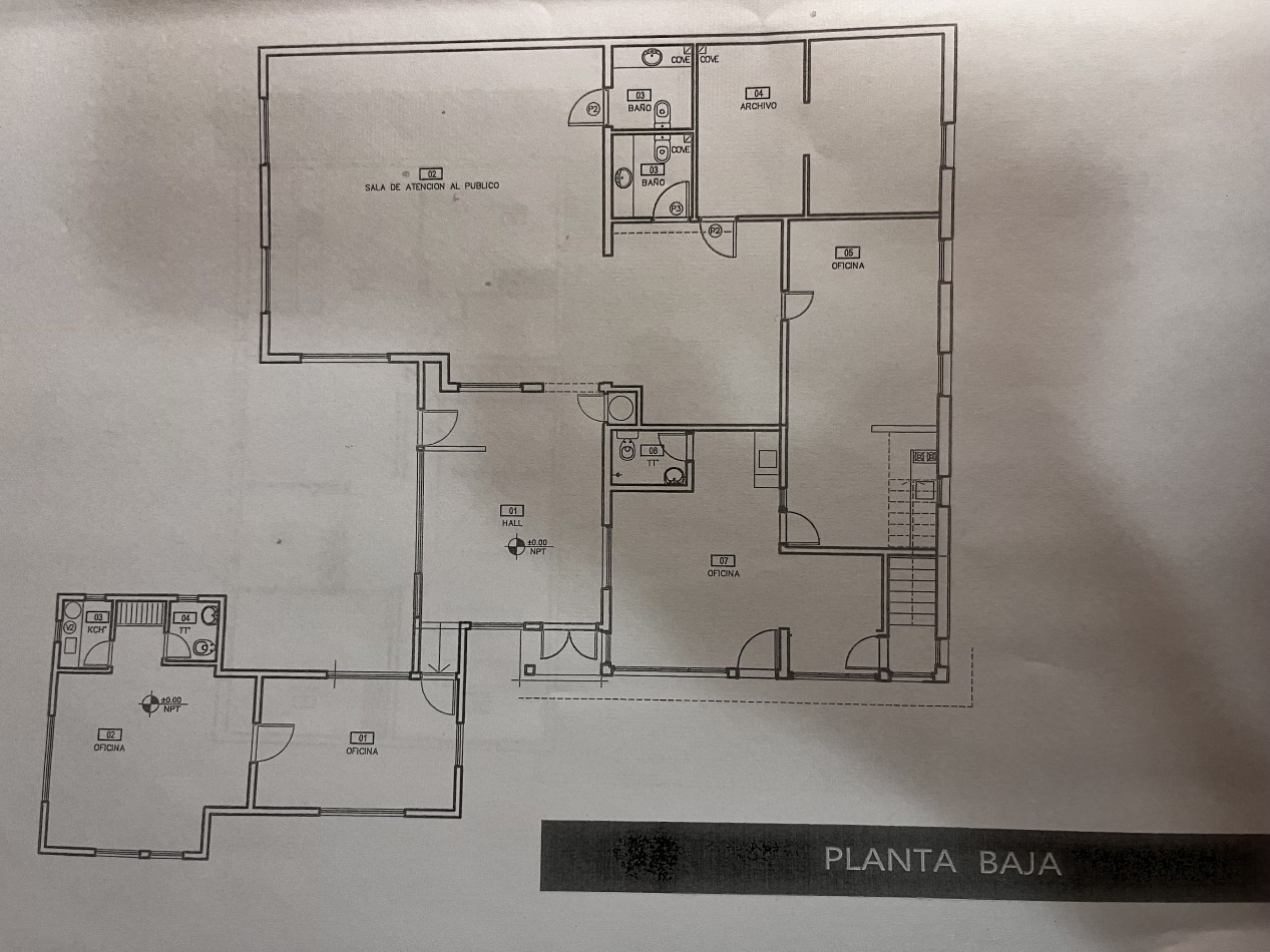 Lote amplio con departamento y oficinas para desarrollo