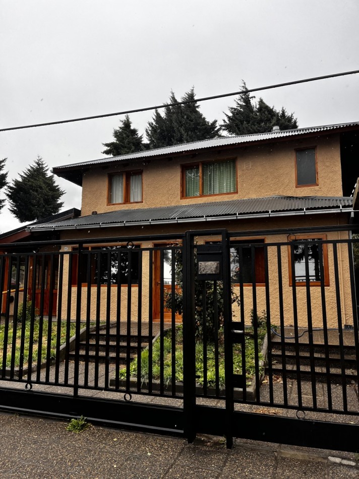 Lote amplio con departamento y oficinas para desarrollo