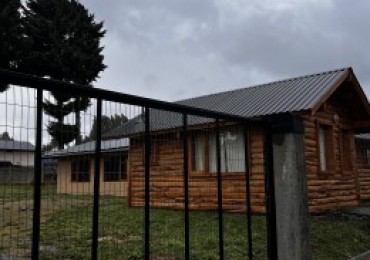 Lote amplio con departamento y oficinas para desarrollo